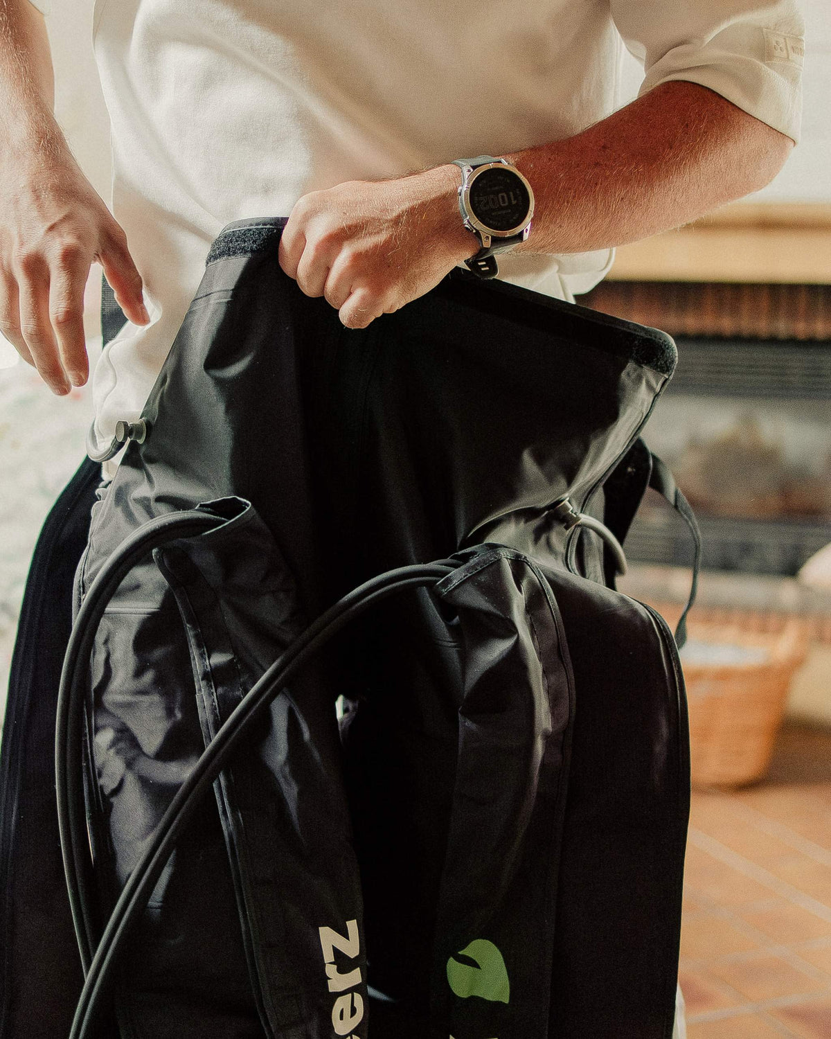 Pantalon Recoveerz vendu seul, une seule pièce avec ouverture zippée